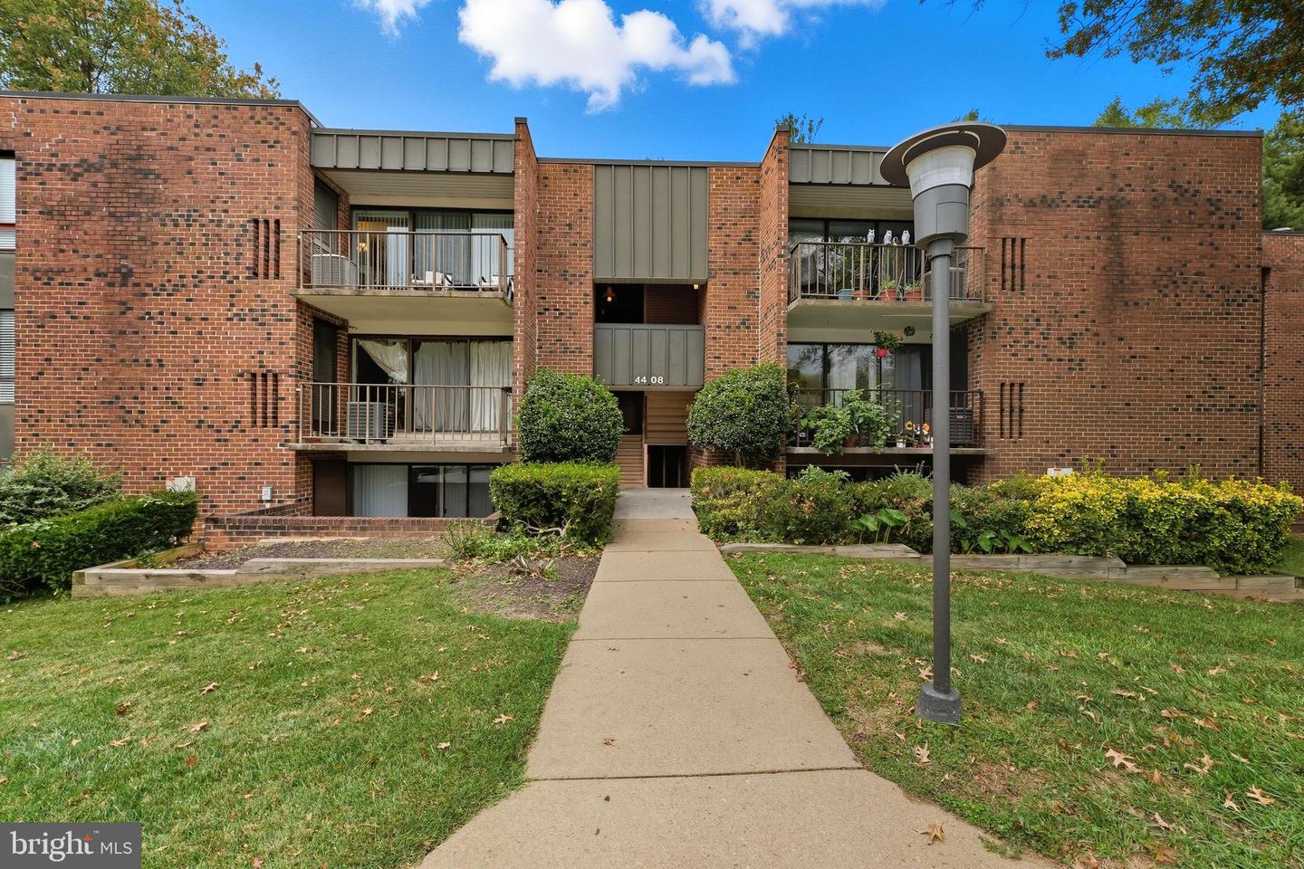 4408 Island Place #202, Annandale