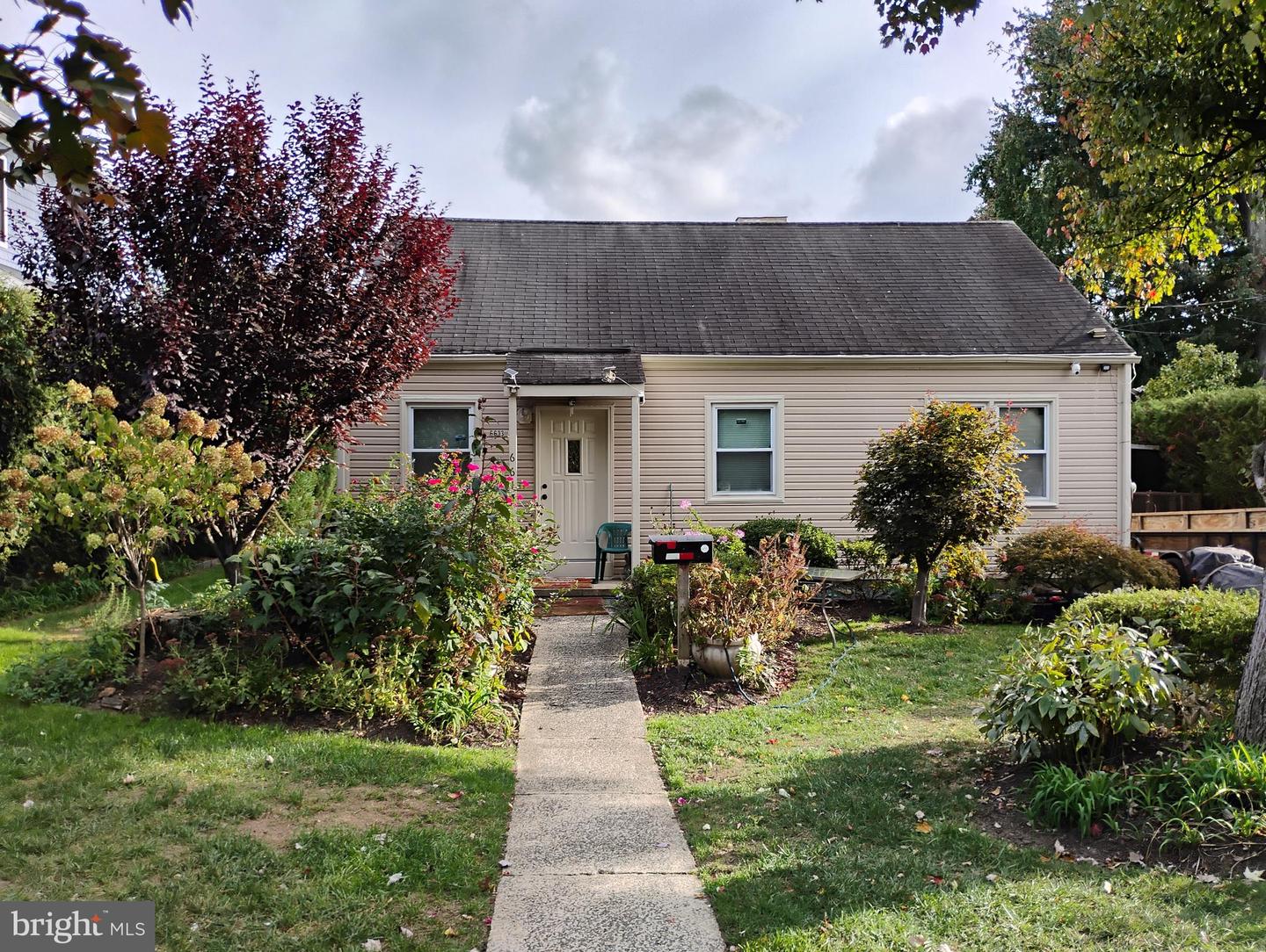 6613 Fisher Avenue, Falls Church