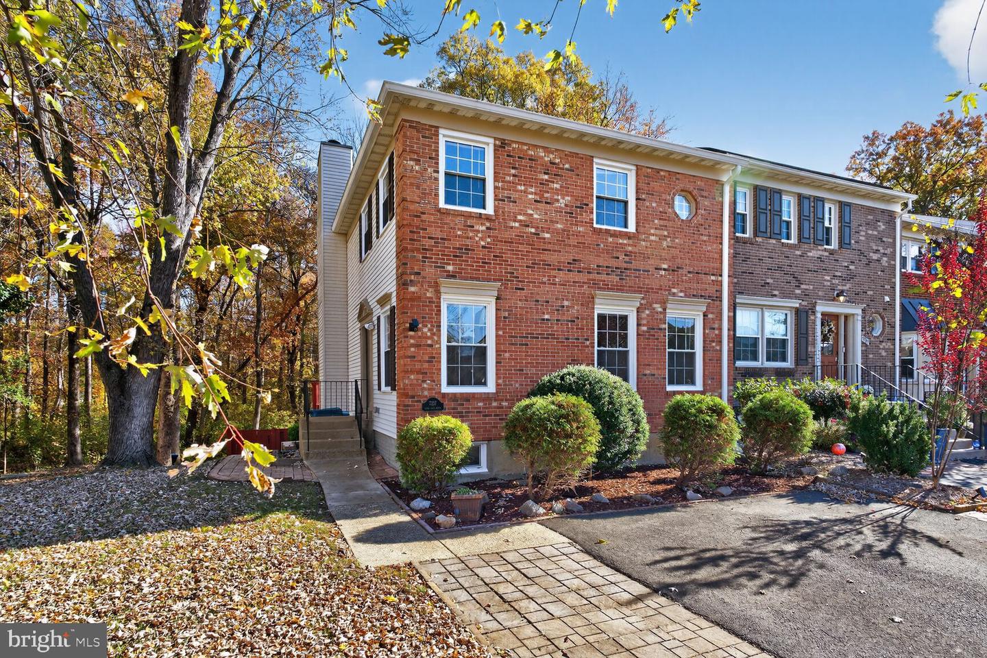 7137 Lake Cove Drive, Alexandria
