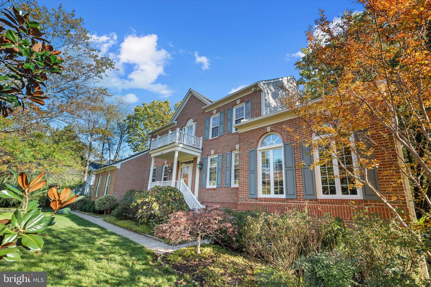 5495 Rockpointe Drive, Clifton