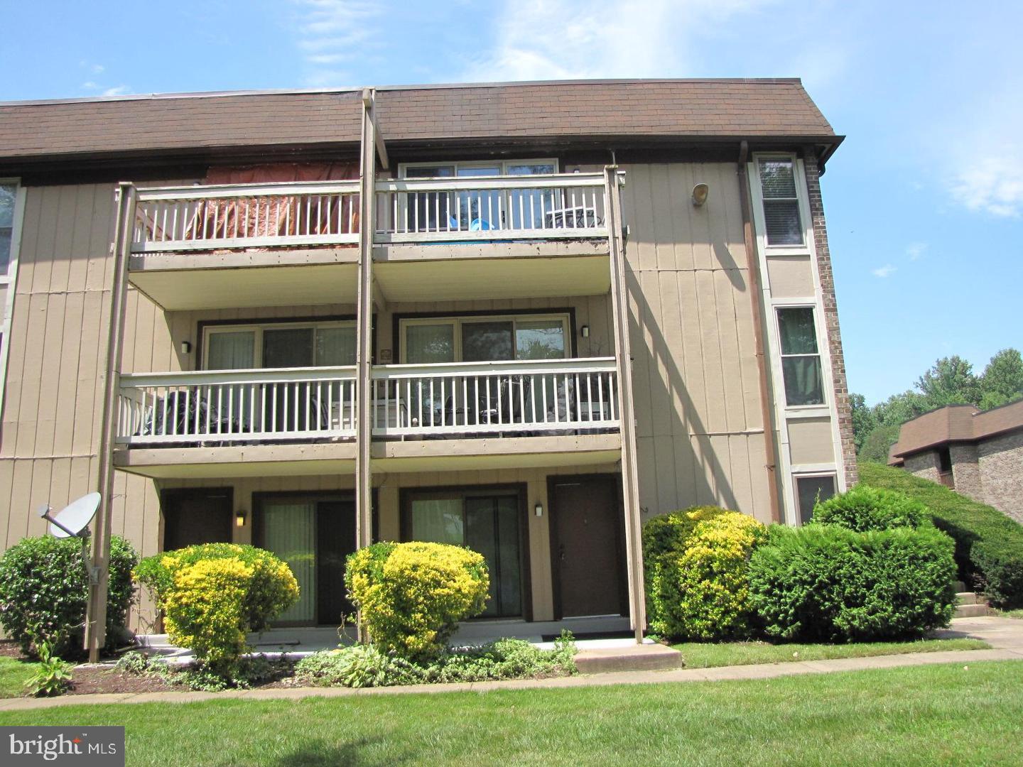 5809 Royal Ridge Drive #i, Springfield