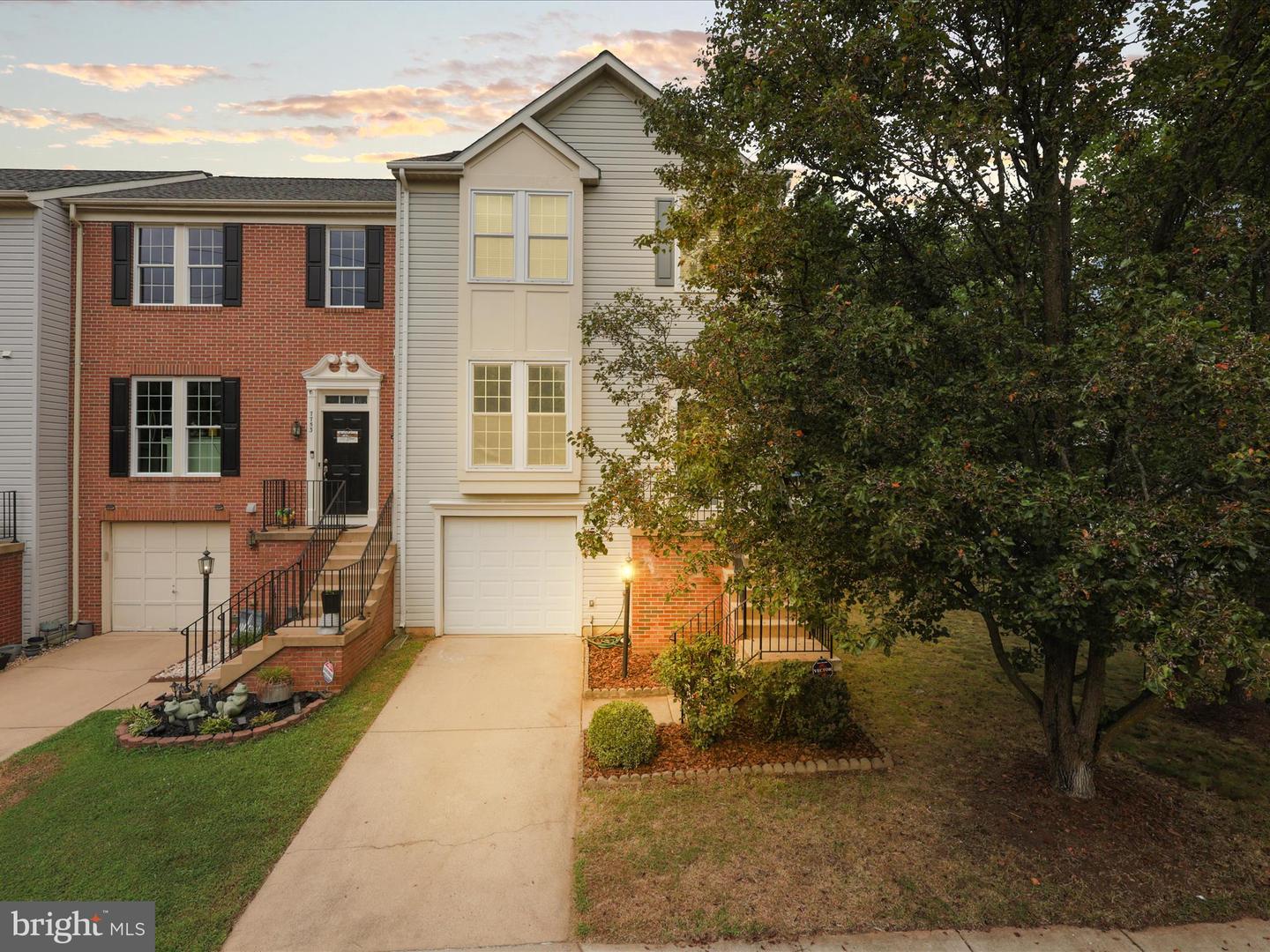 7755 Effingham Square, Alexandria
