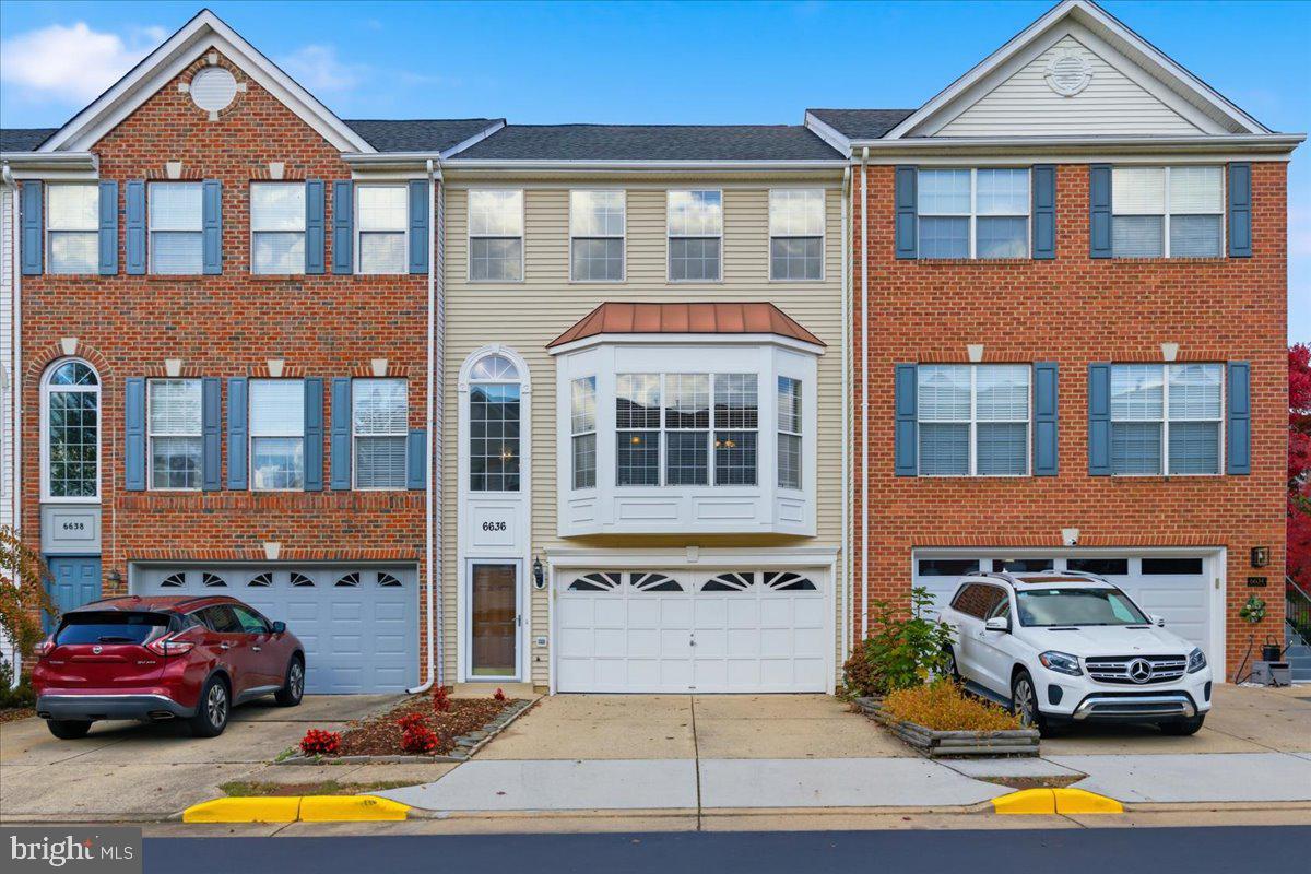 6636 Hunter Creek Lane, Alexandria