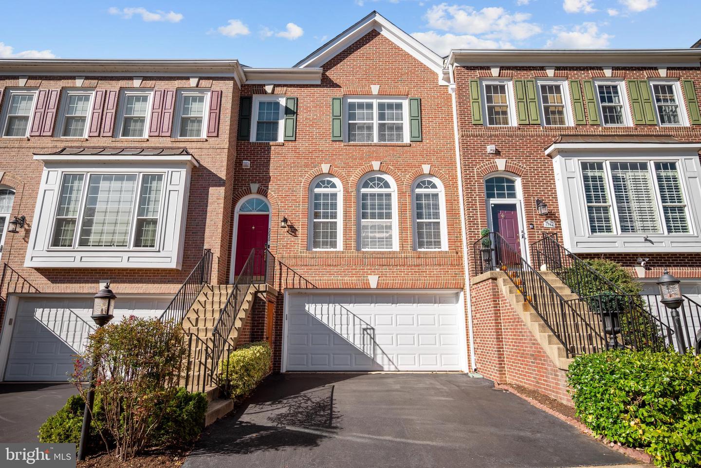 5656 Governors Pond Circle, Alexandria