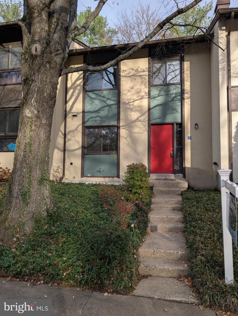 11817 Coopers Court, Reston