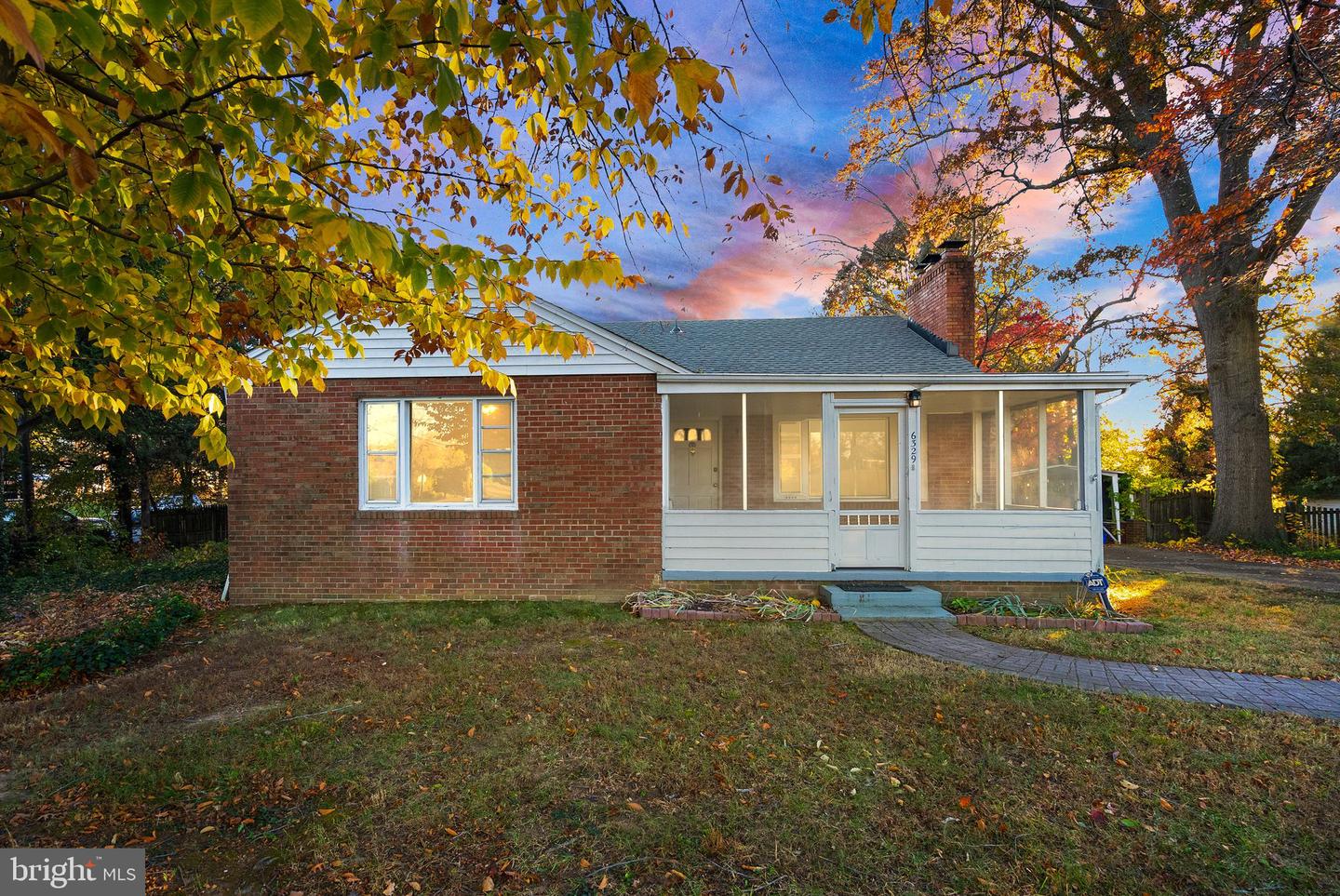 6329 Edgemoor Lane, Alexandria
