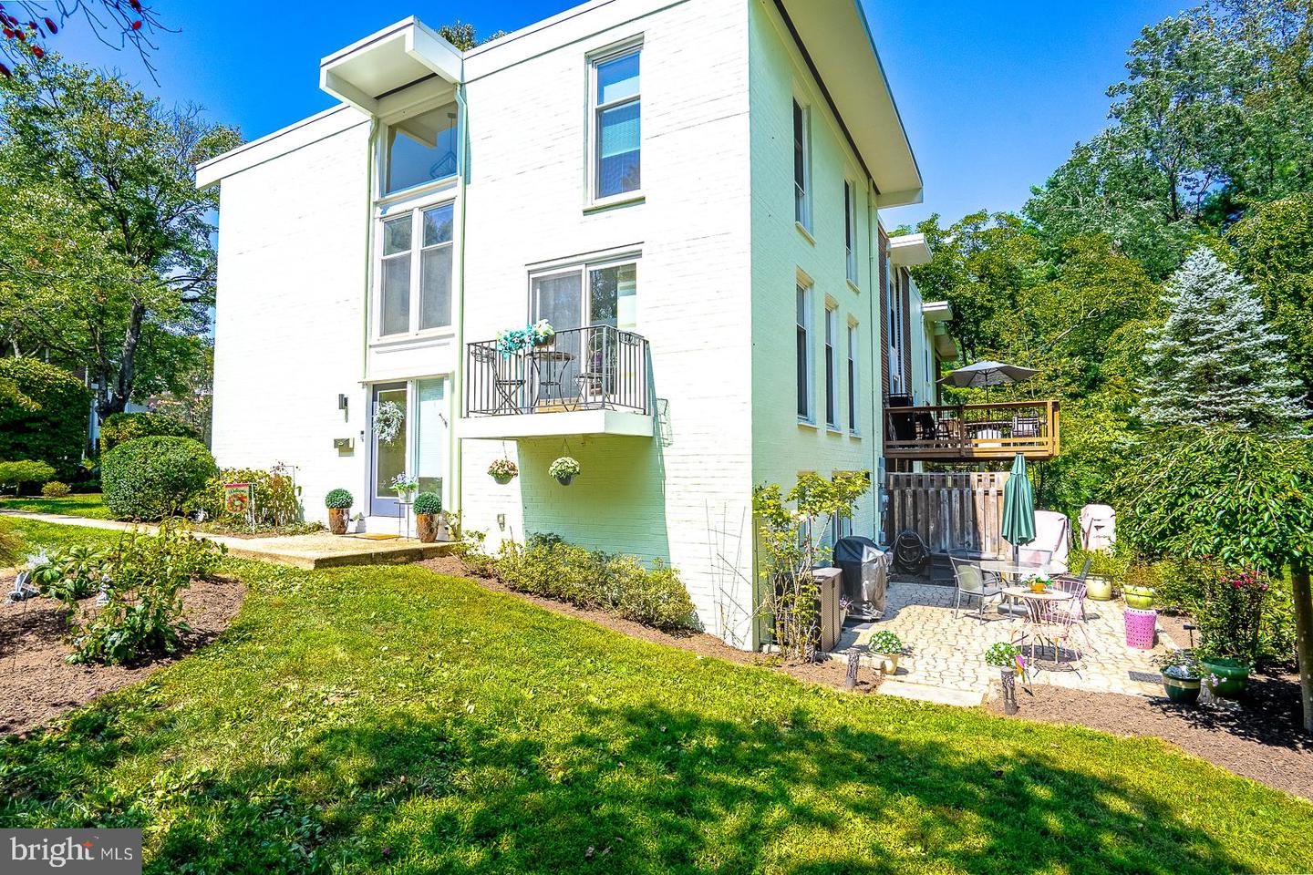 1640 Wainwright Drive, Reston