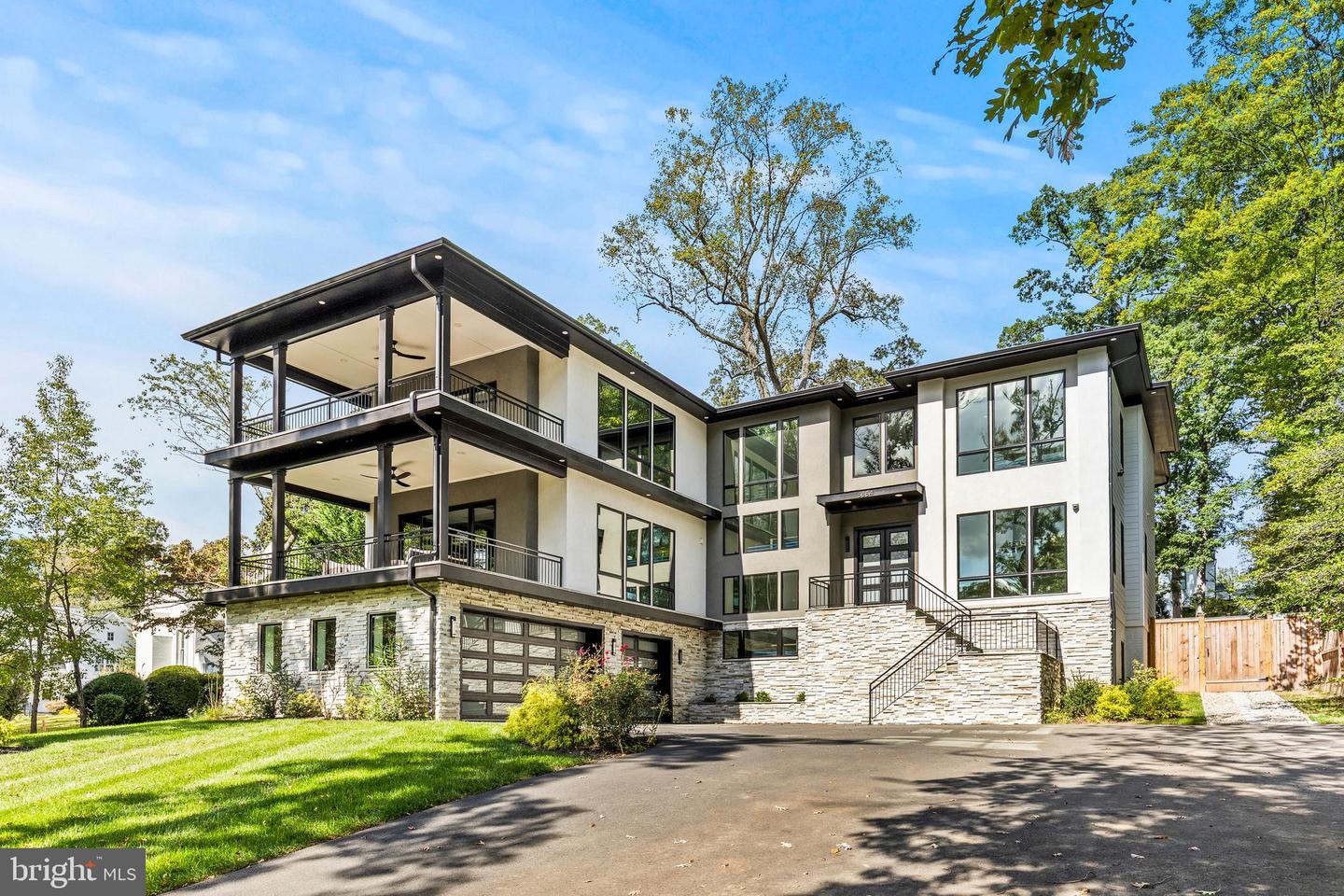 6884 Churchill Road
