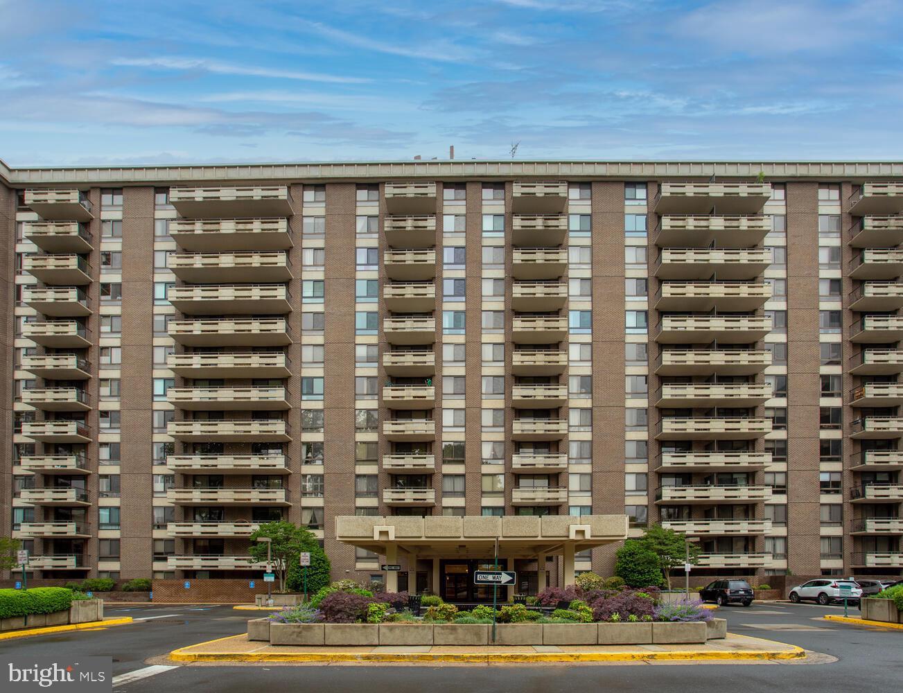 1808 Old Meadow Road #507, Mclean