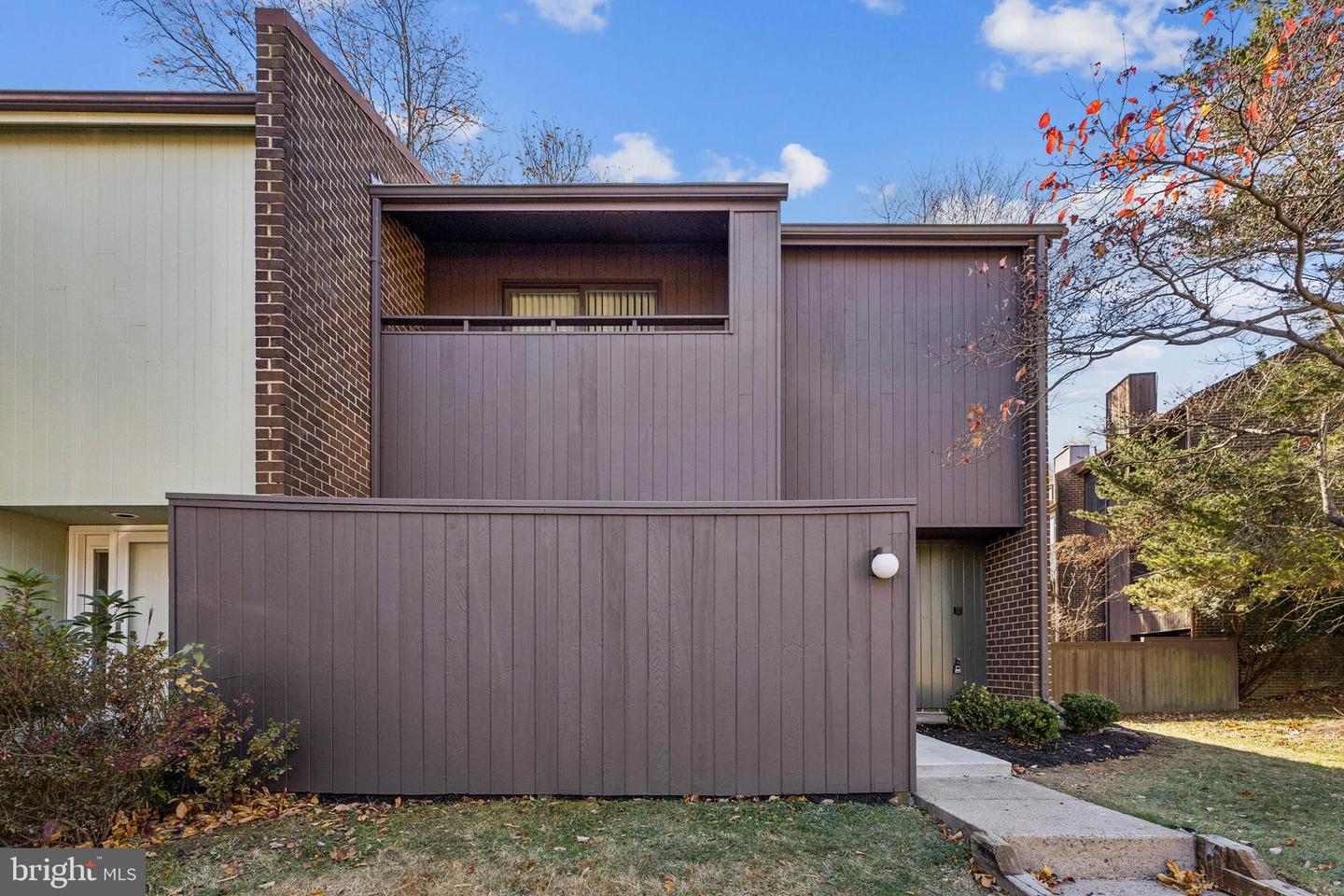 2015 Wethersfield Court, Reston