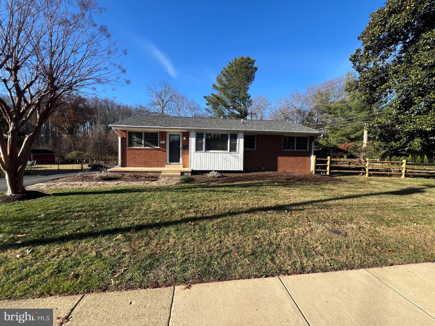 401 Moorefield Road SW, Vienna