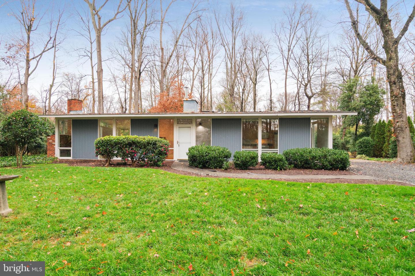 2406 Brentwood Place, Alexandria