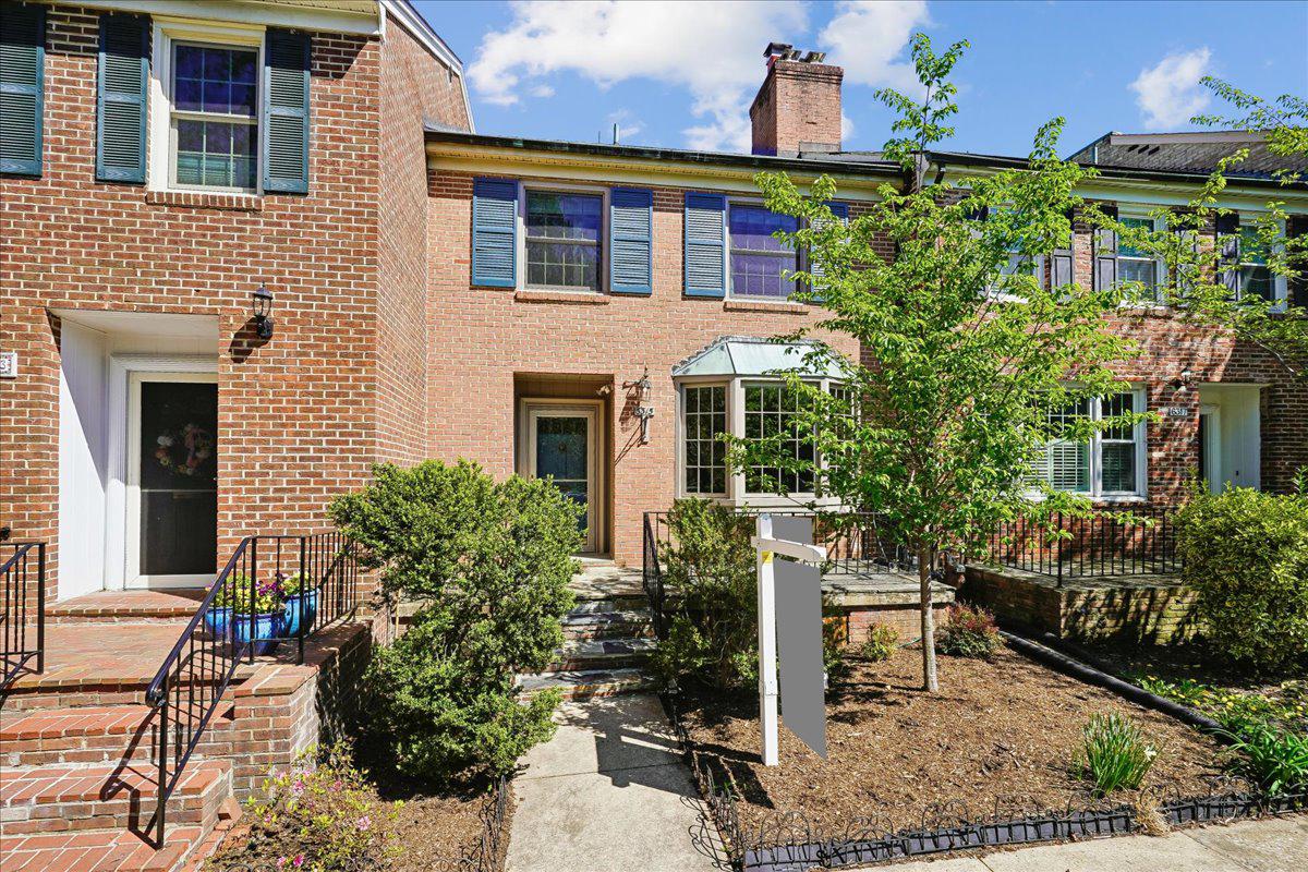 6315 Olde Towne Court, Alexandria