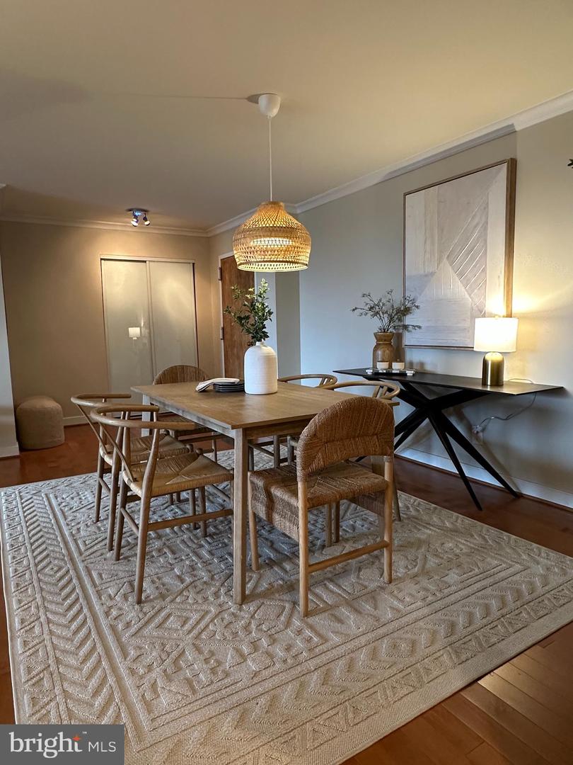 1800 Old Meadow Road #1720, Mclean