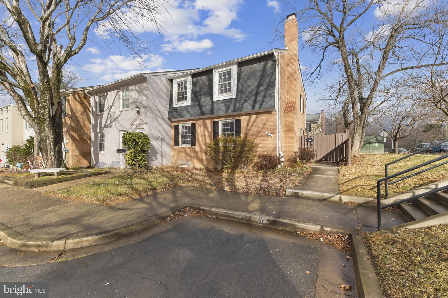 8400 Thompson Road, Annandale