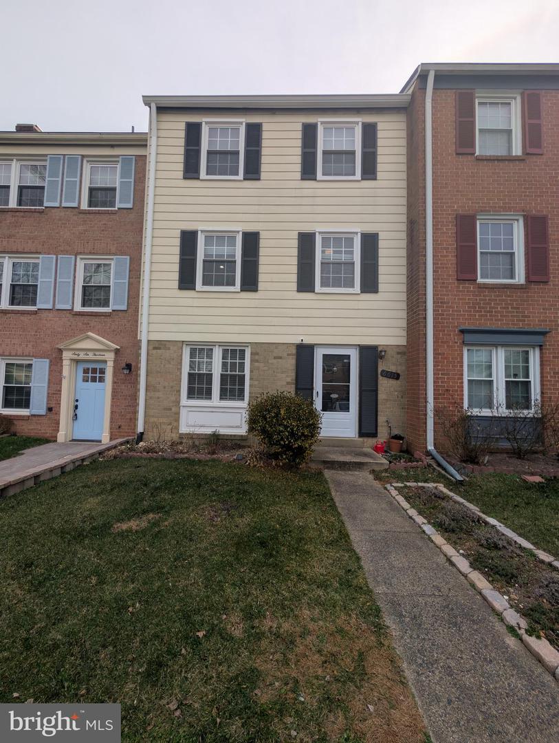 6615 Deer Gap Court, Alexandria