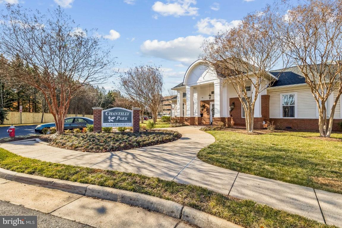 3810 Lightfoot Street #404, Chantilly