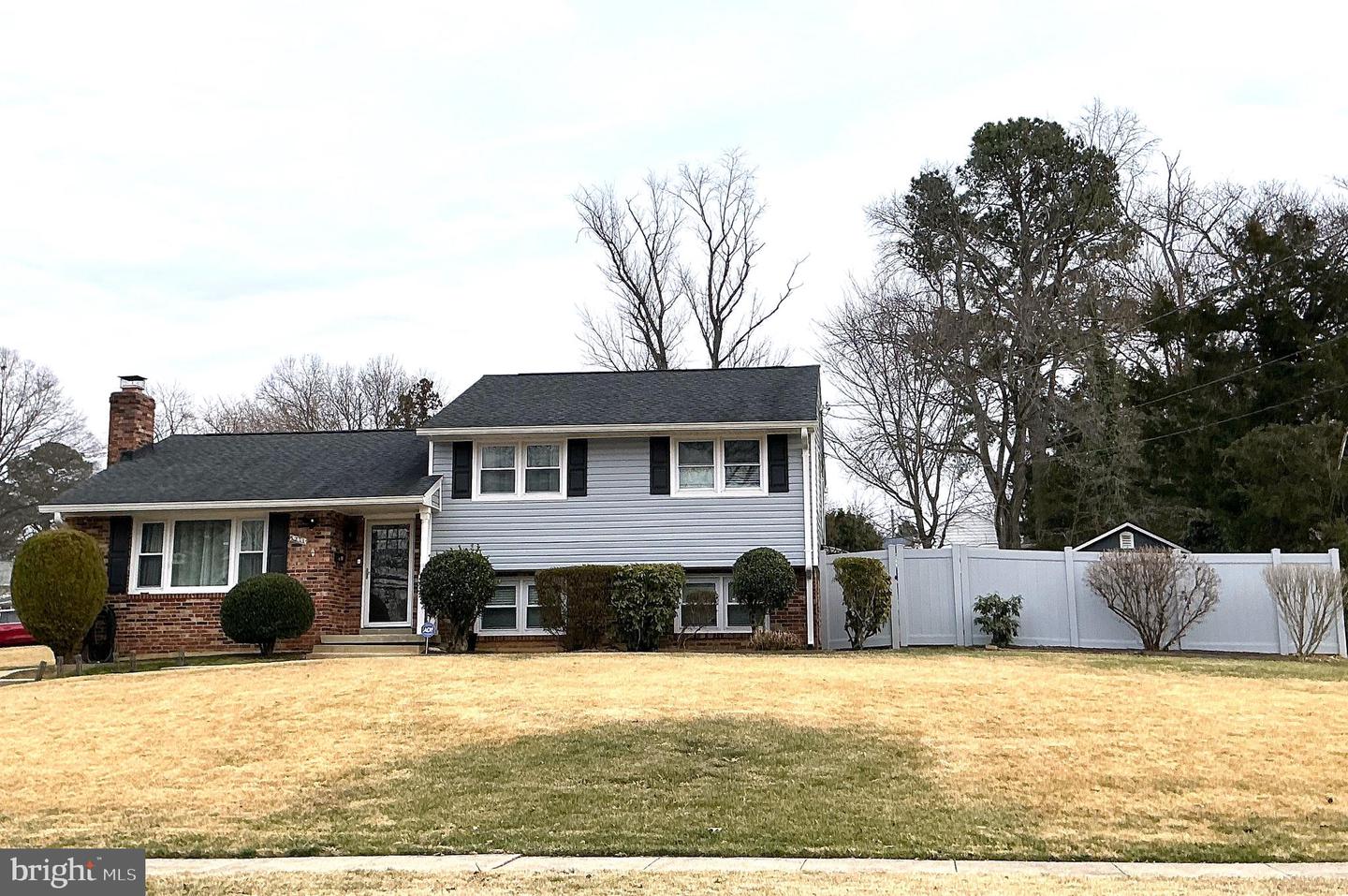5211 Inverchapel Road, Springfield