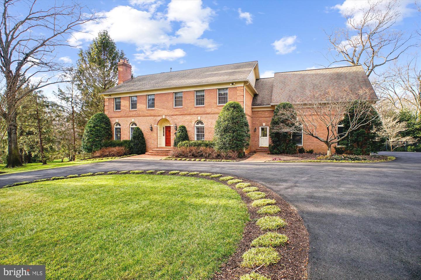 8405 Honeywood Court, Mclean