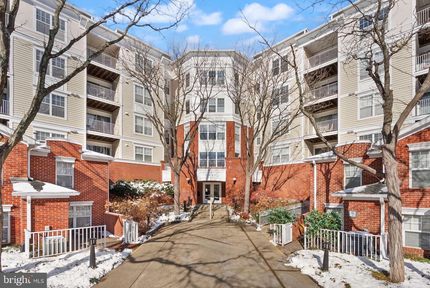 1625 International Drive #305, Mclean