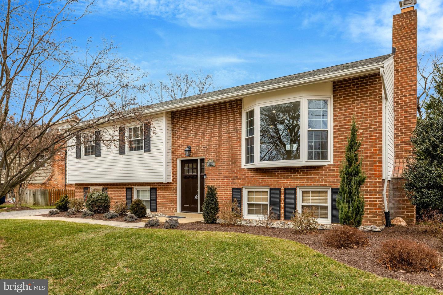 307 Valeview Court NW, Vienna