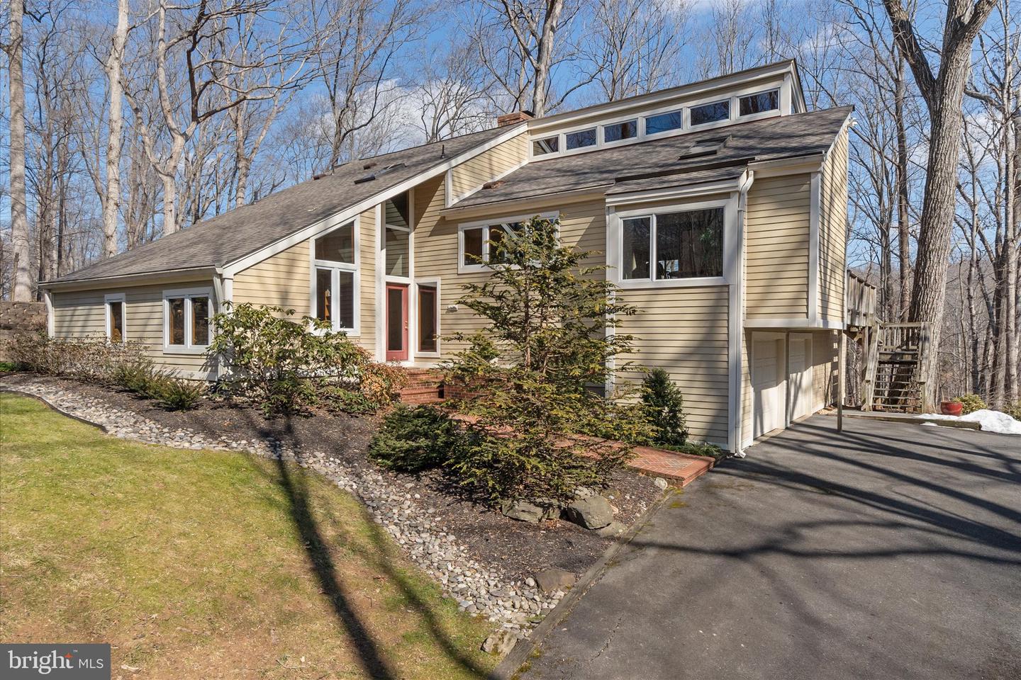 12500 Paradise Spring Road, Clifton