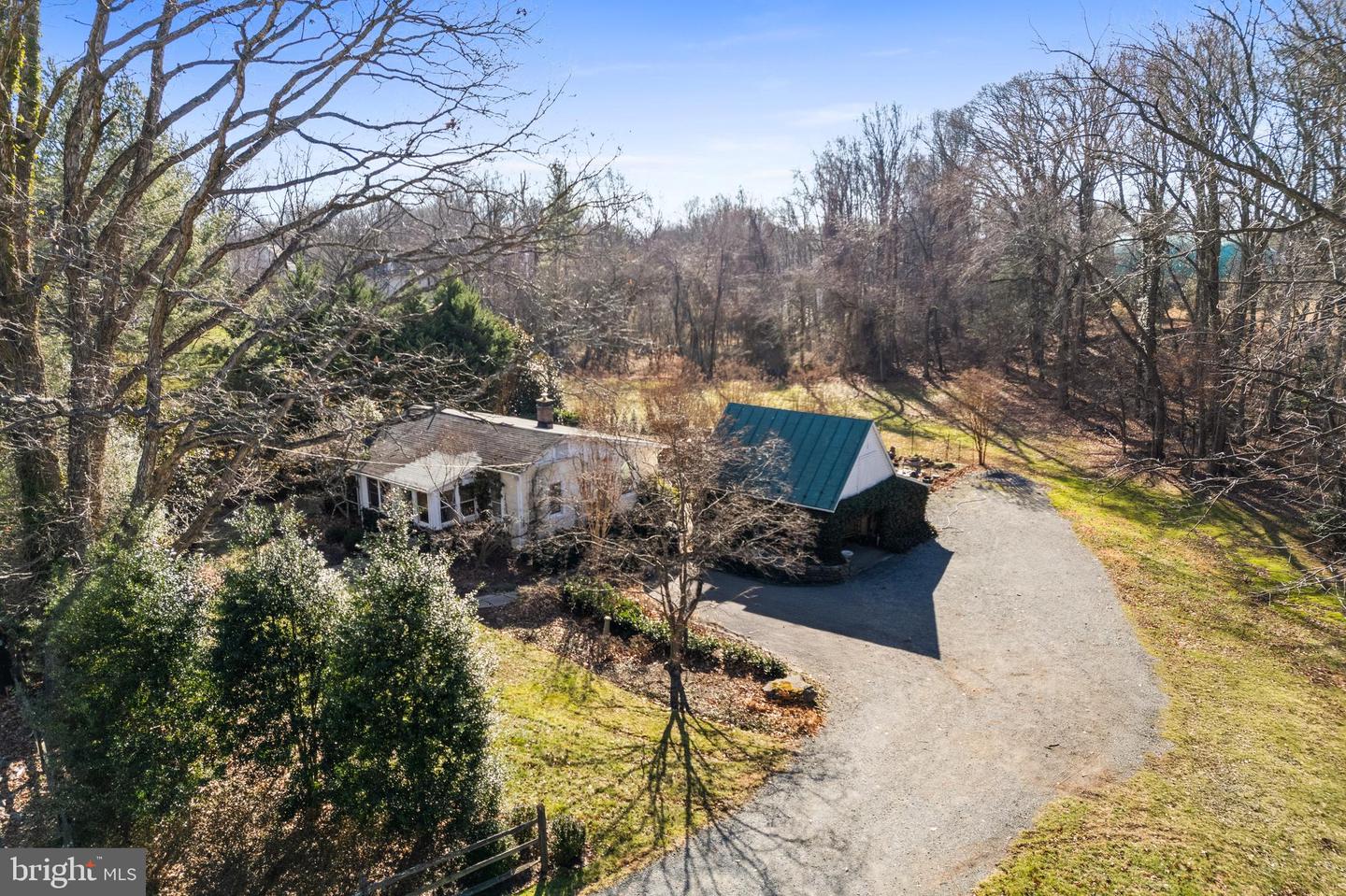 9813 Georgetown Pike, Great Falls