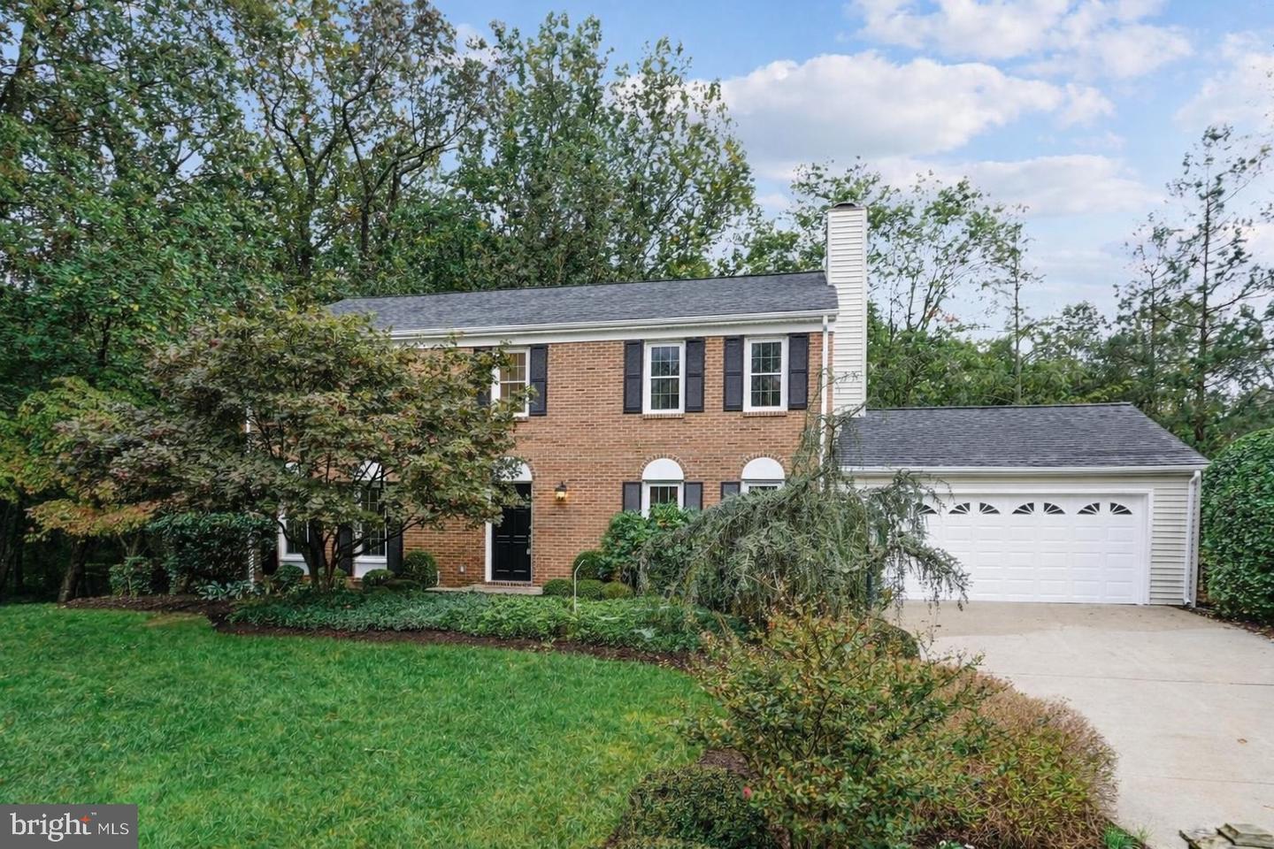 9813 Fosbak Drive, Vienna