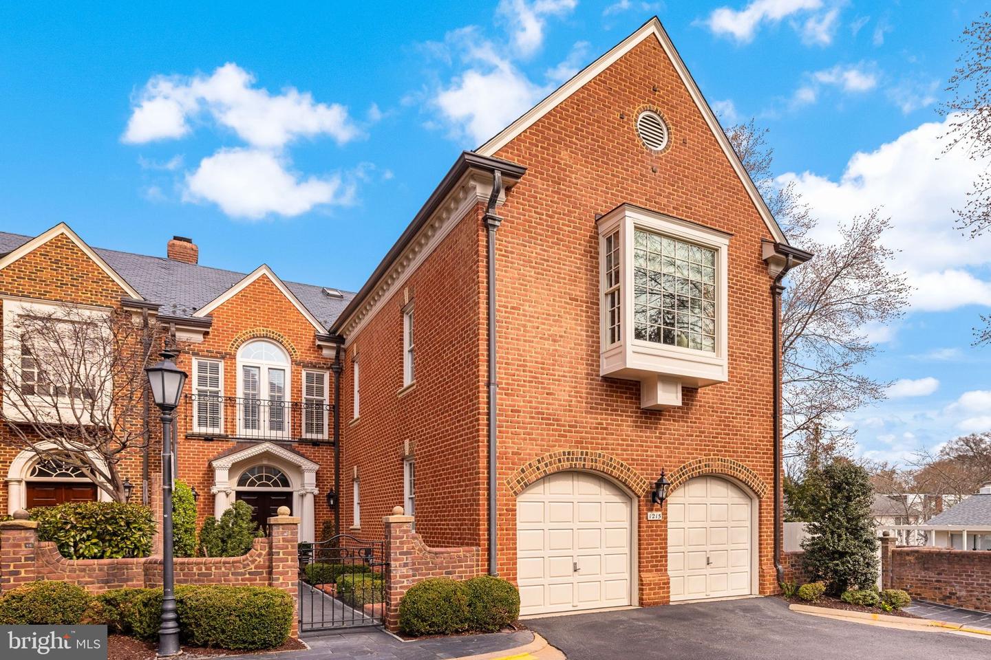 1215 Stuart Robeson Drive, Mclean
