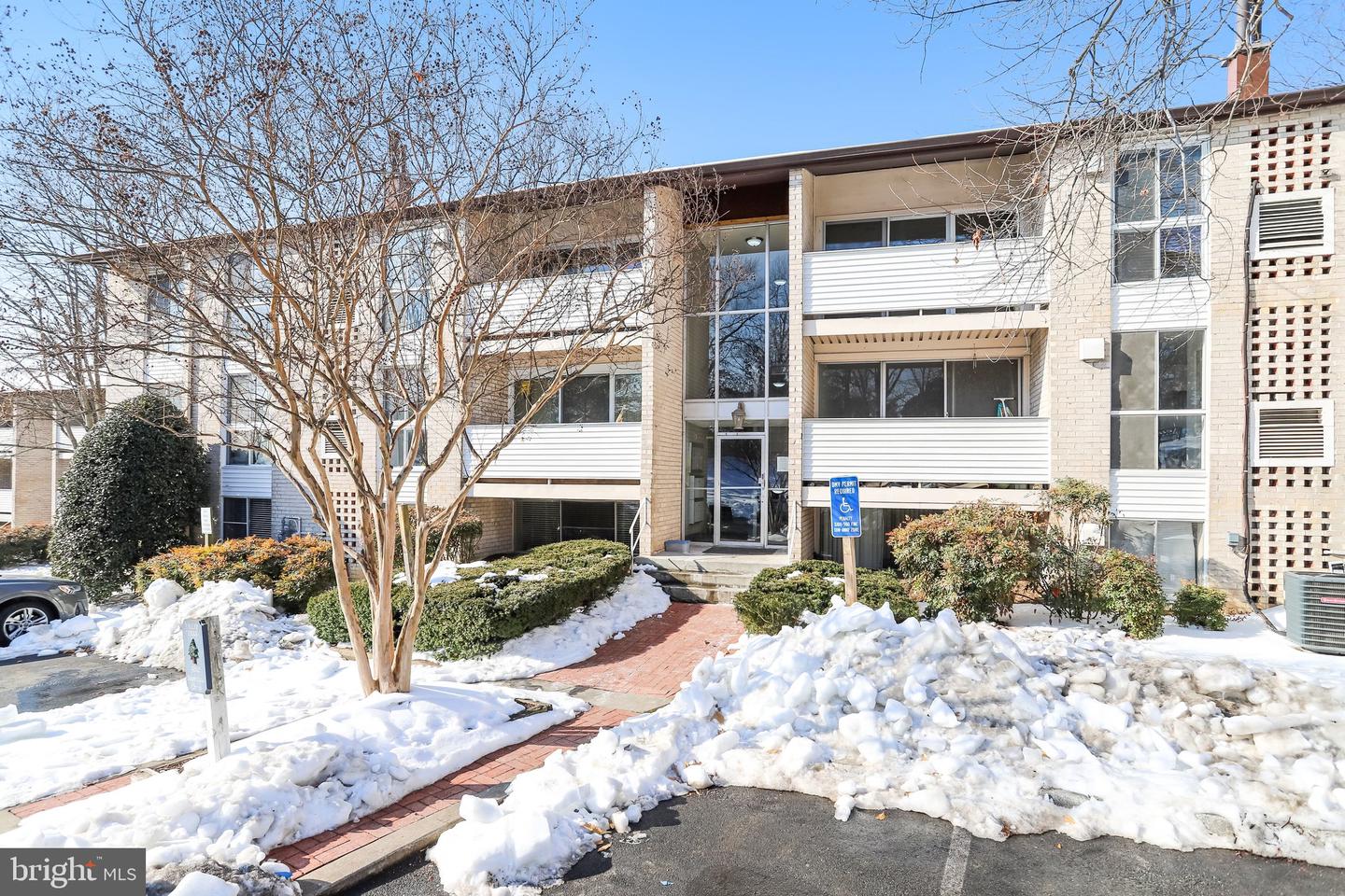 5612 Bloomfield Drive #204, Alexandria