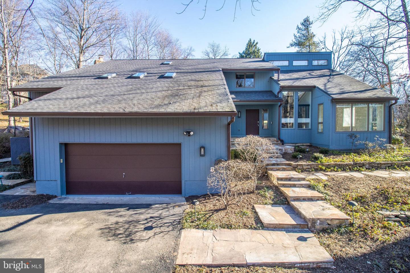 7107 Roxann Road, Alexandria