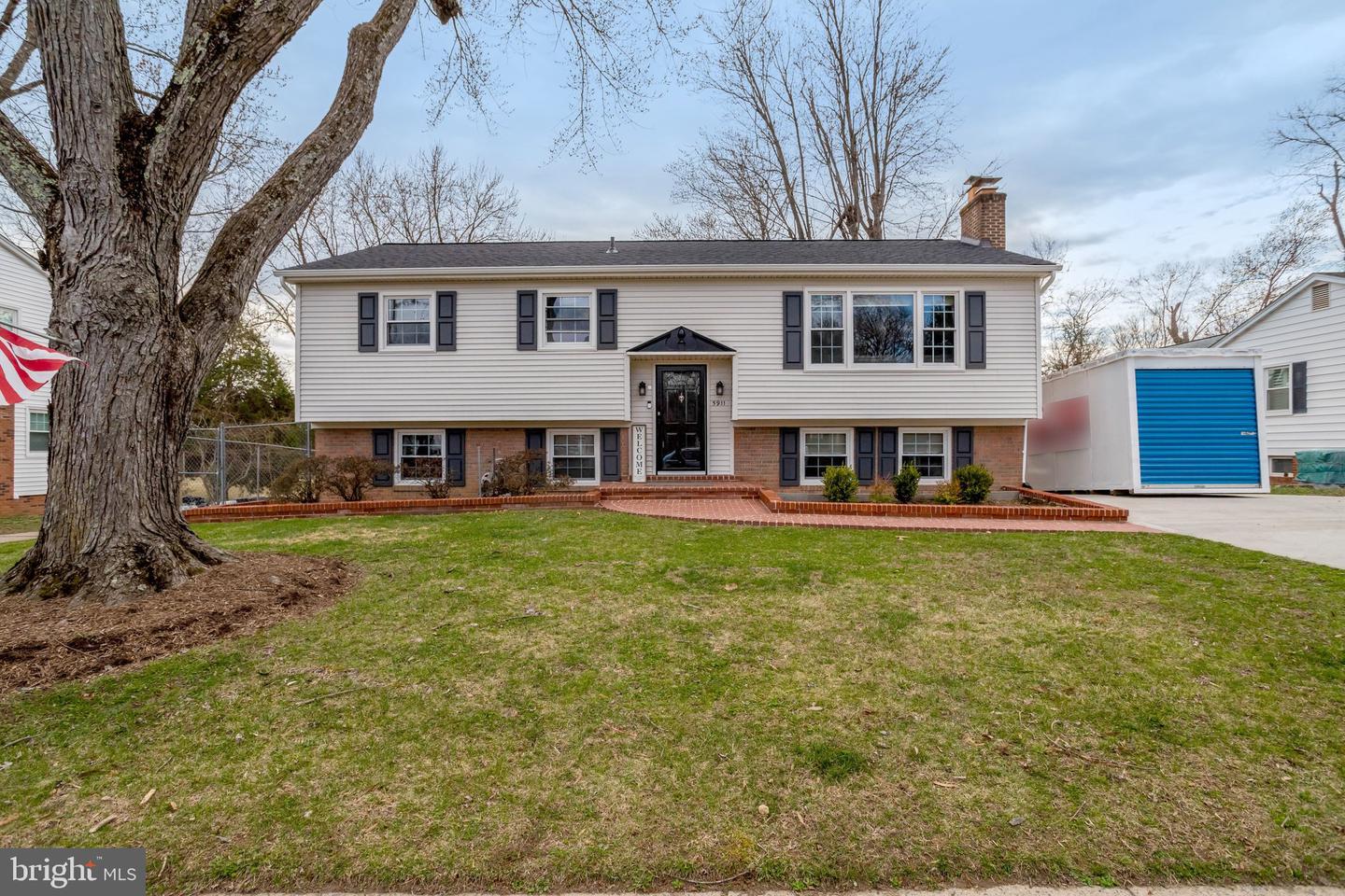 5911 Bond Court, Alexandria