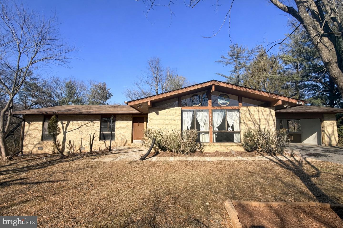 10400 Hunter Ridge Drive, Oakton