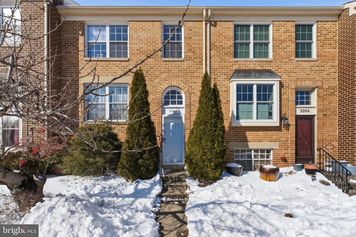 5206 Leeward Lane, Alexandria