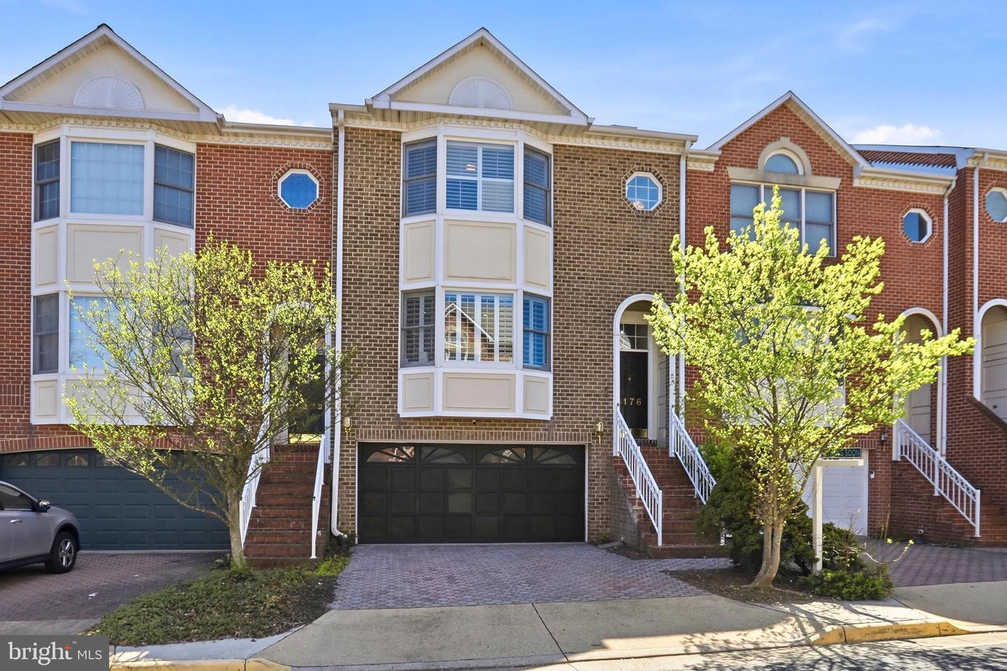 8176 Madrillon Court, Vienna