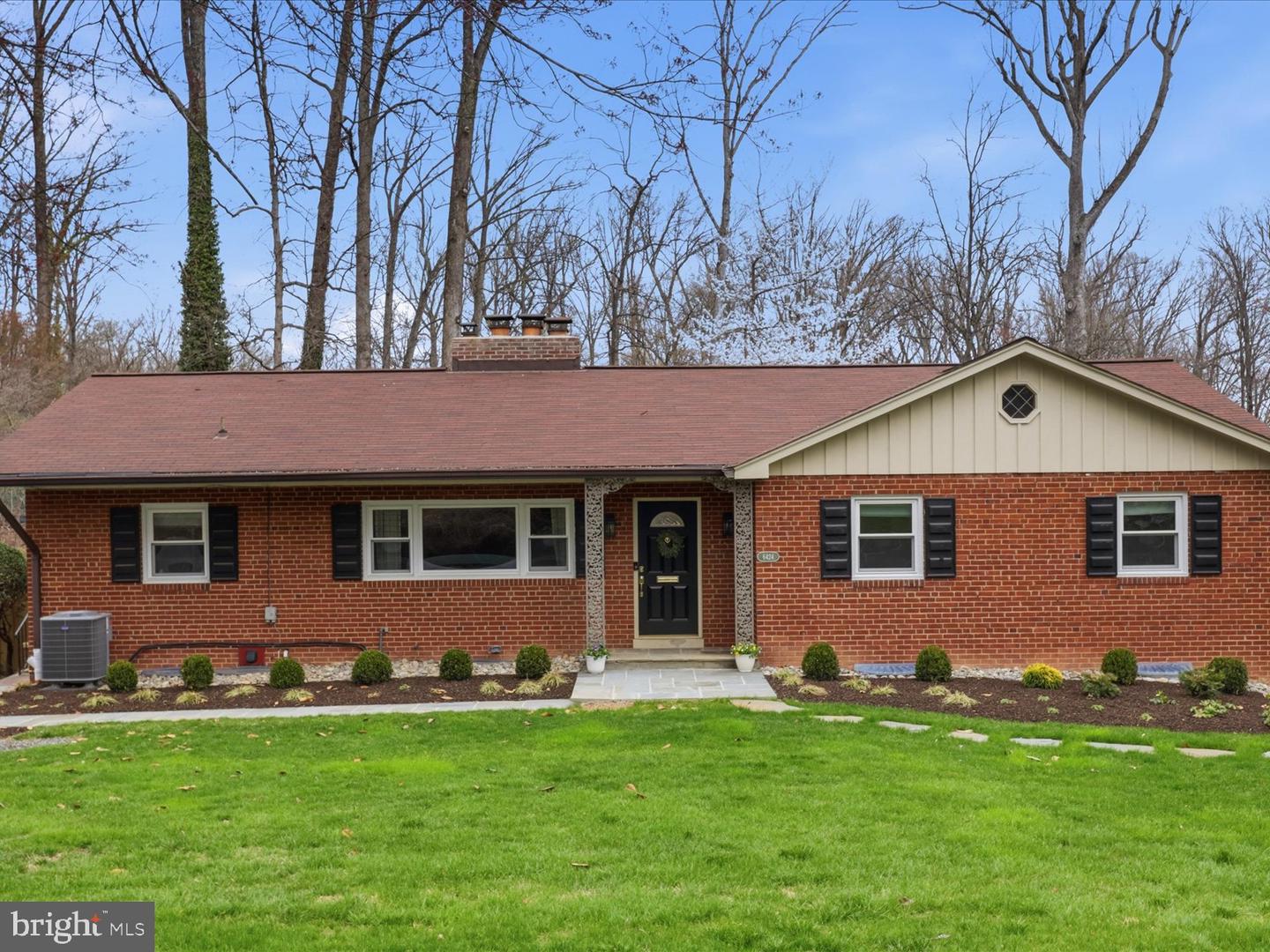 6424 Walters Woods Drive, Falls Church