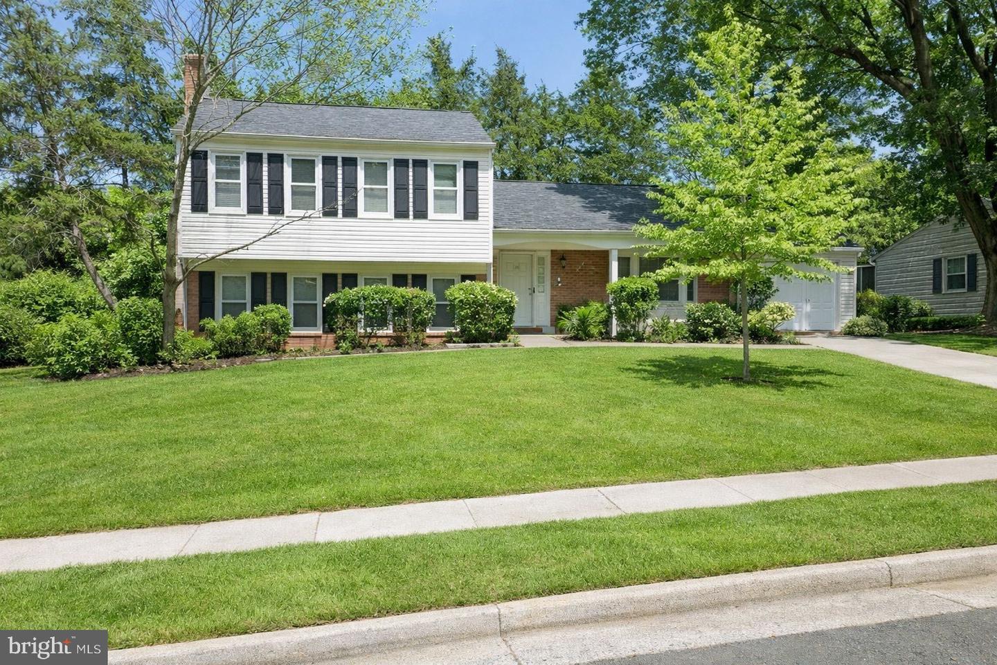 7910 Richfield Road, Springfield
