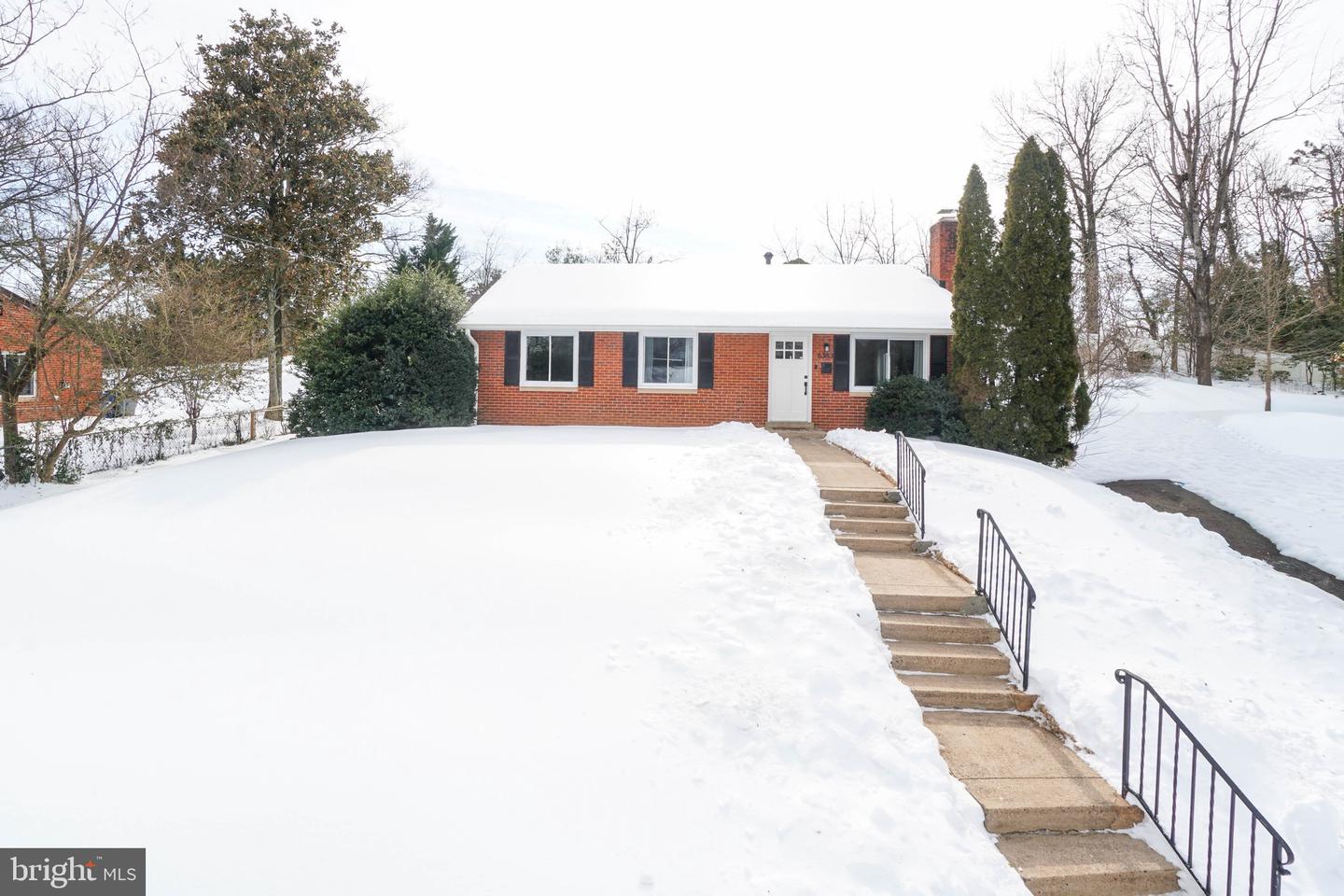 6363 Verde Court, Alexandria