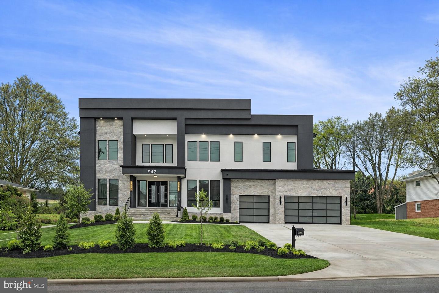 942 Dead Run Drive, Mclean