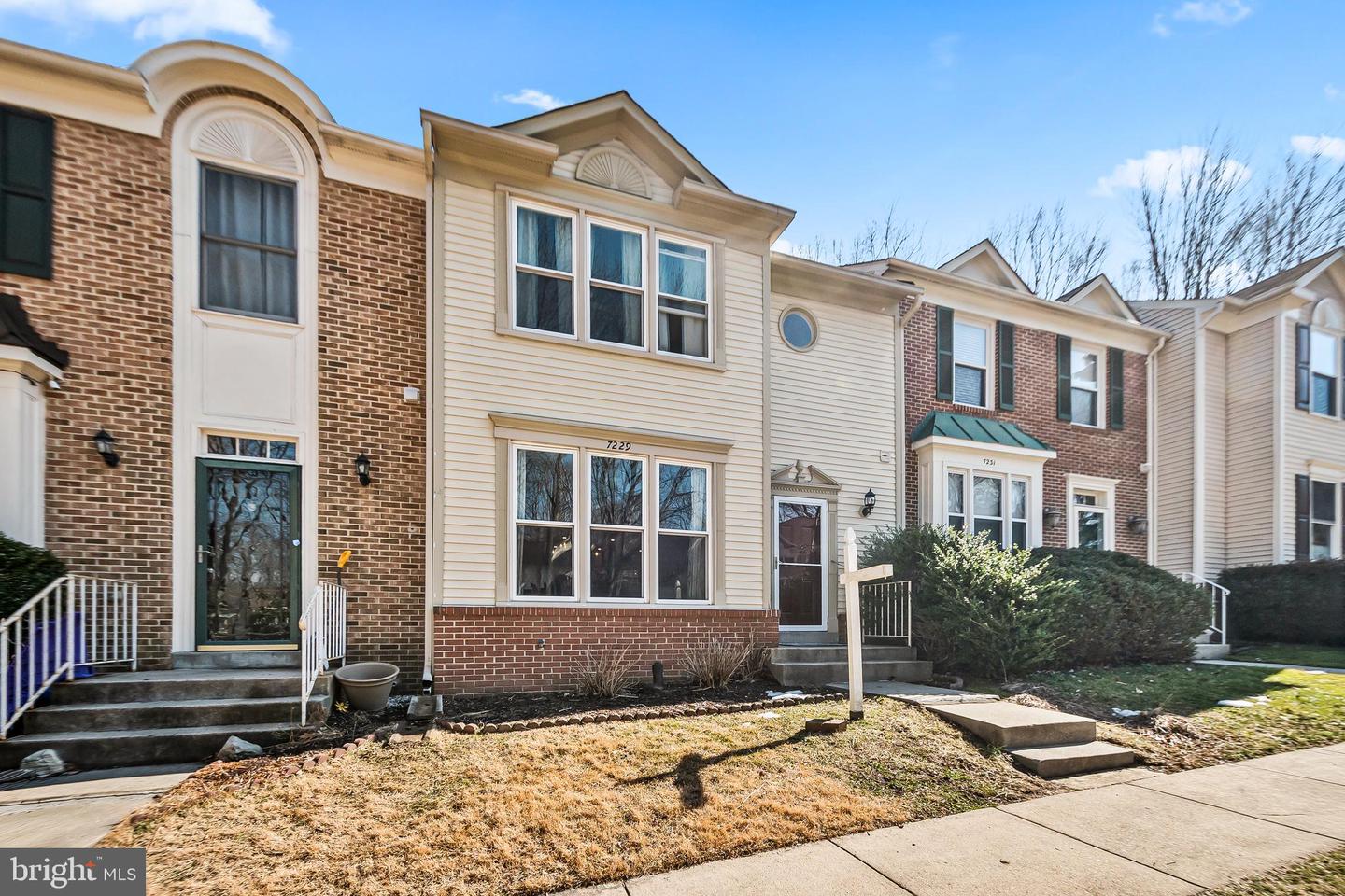 7229 Olde Lantern Way, Springfield