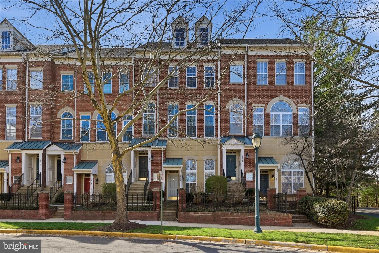 1906 Crescent Park Drive #35a, Reston