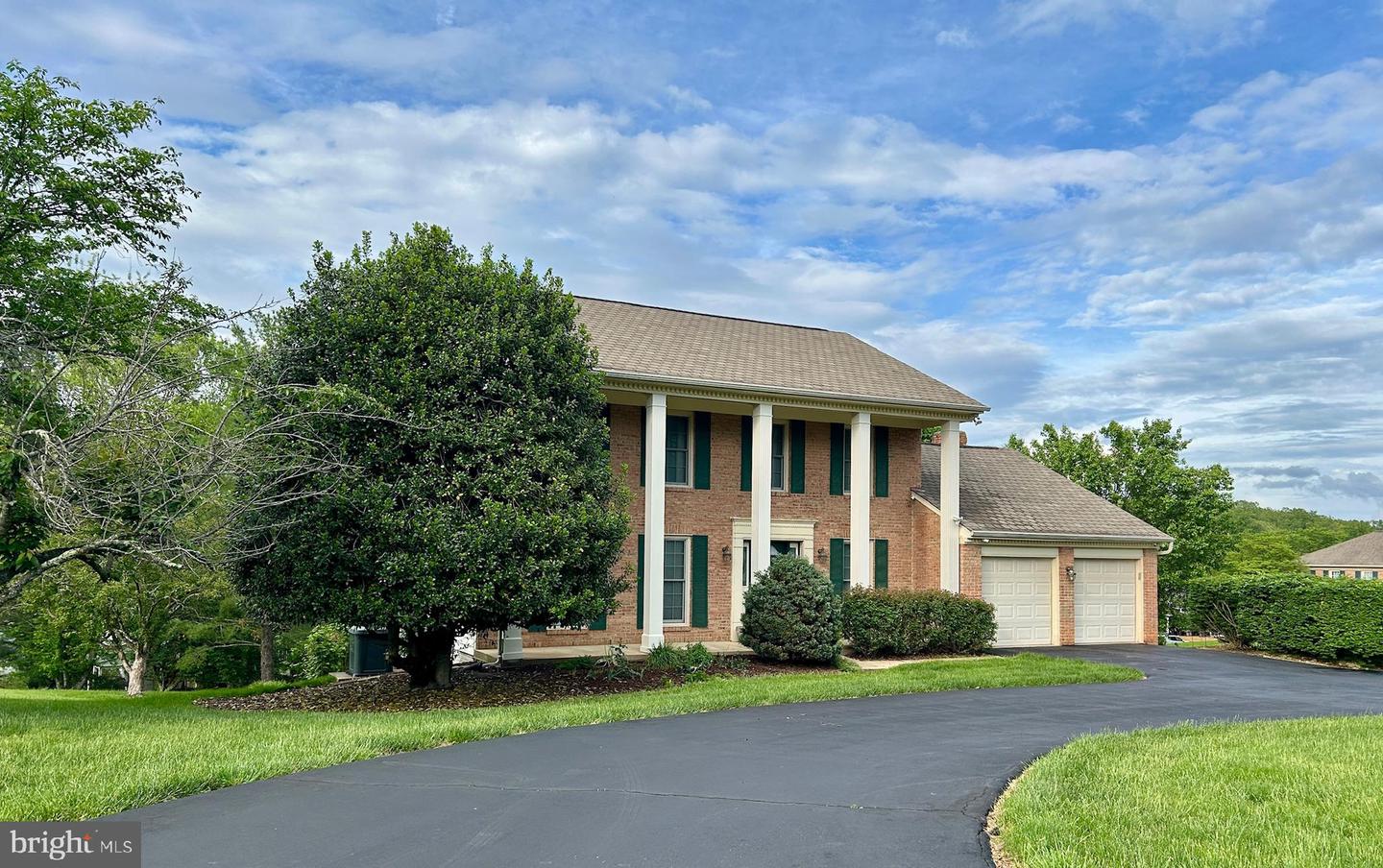 9844 Faust Drive, Vienna