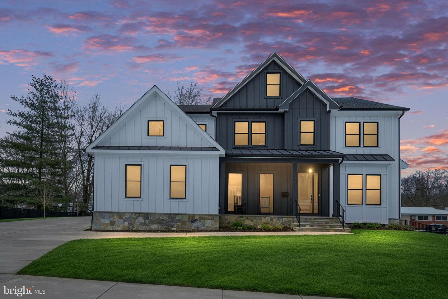 516 Valley Drive SE, Vienna