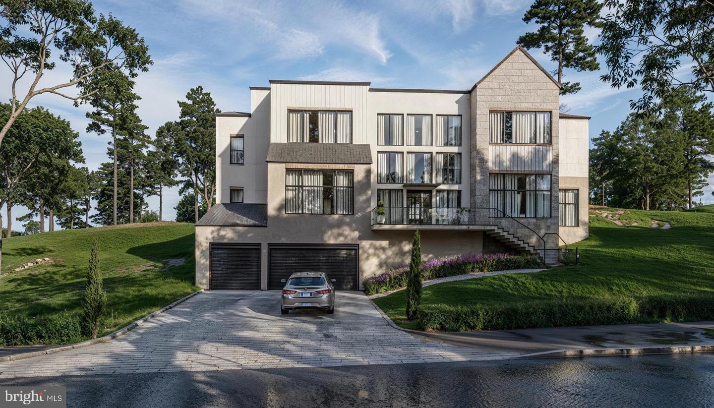 1917 Kenbar Court