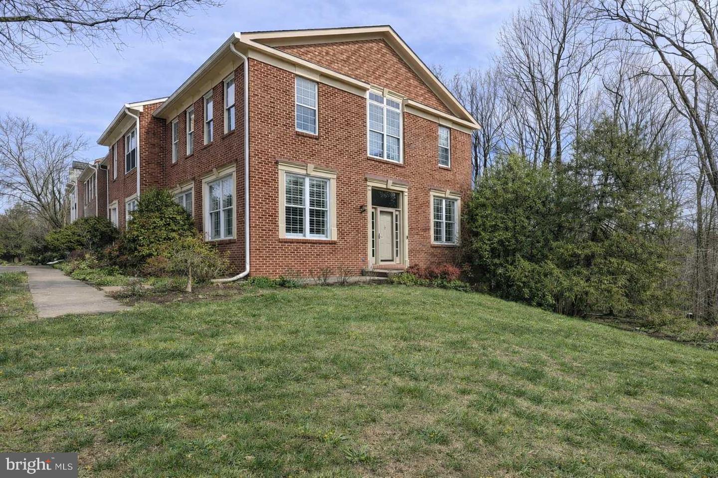 6127 Donival Square, Alexandria