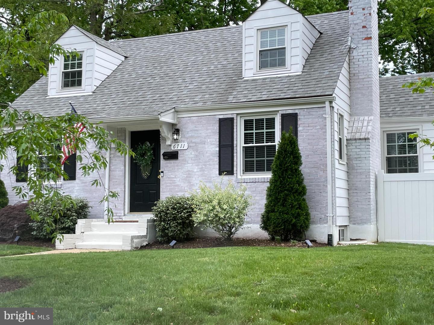 6711 Farragut Avenue, Falls Church