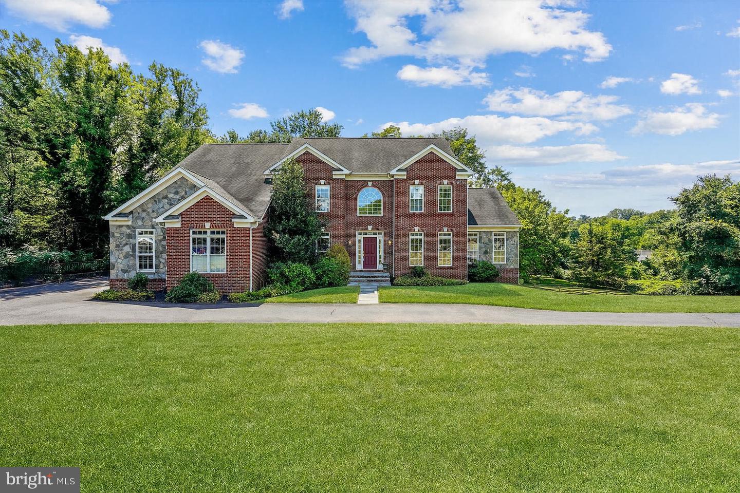 6975 Idylwood Road, Falls Church