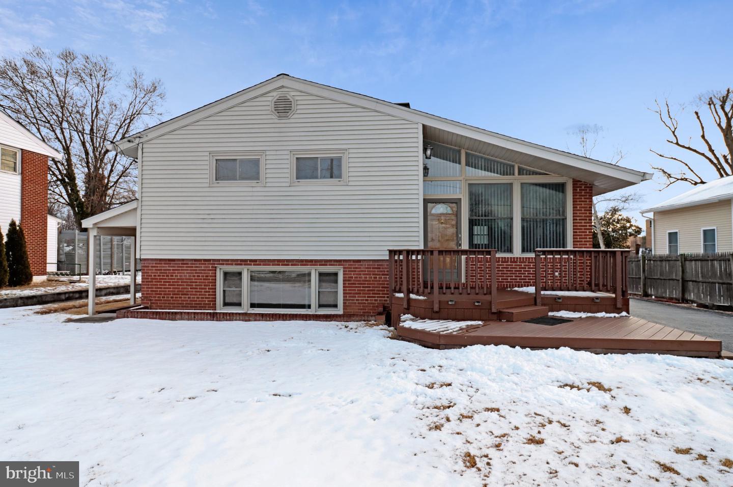 6323 Hillcrest Place, Alexandria