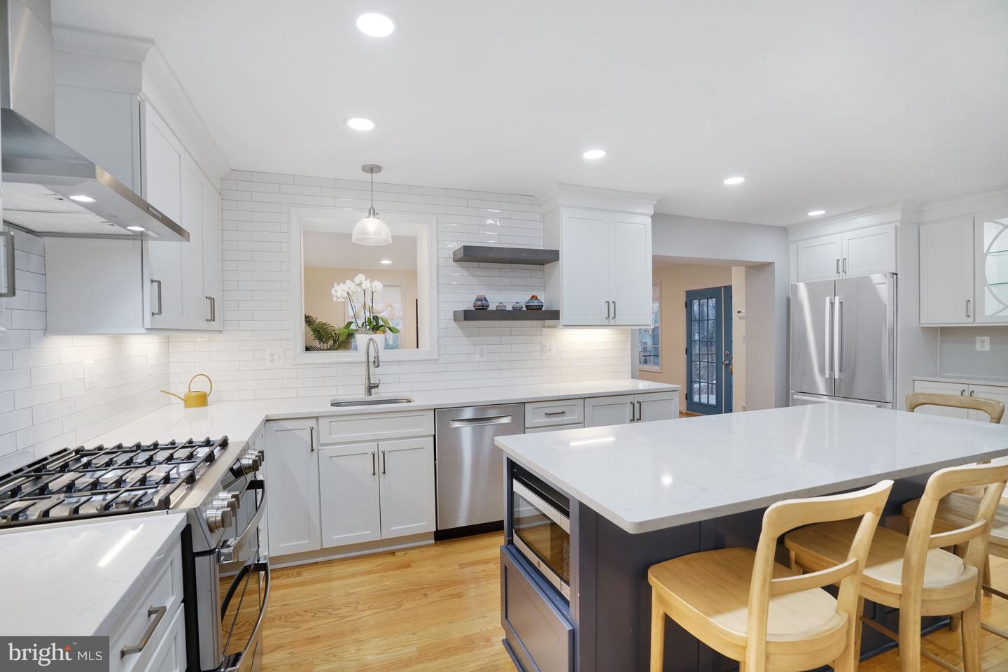 8921 Braeburn Drive, Annandale