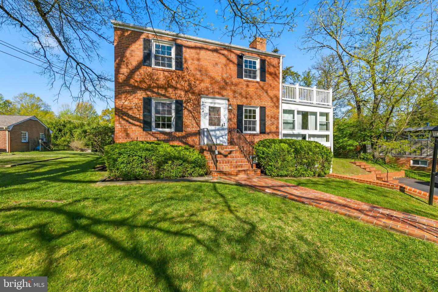 5216 Clifton Street, Alexandria